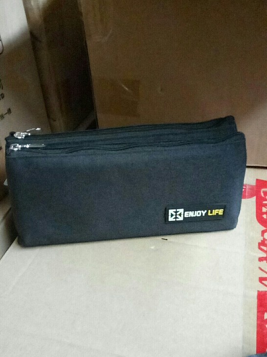 联众正品笔袋收纳袋4元一个。