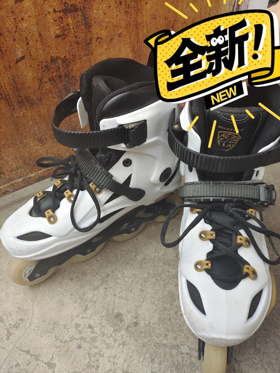 Roselle轮滑鞋，八轮全闪，买来就穿了...