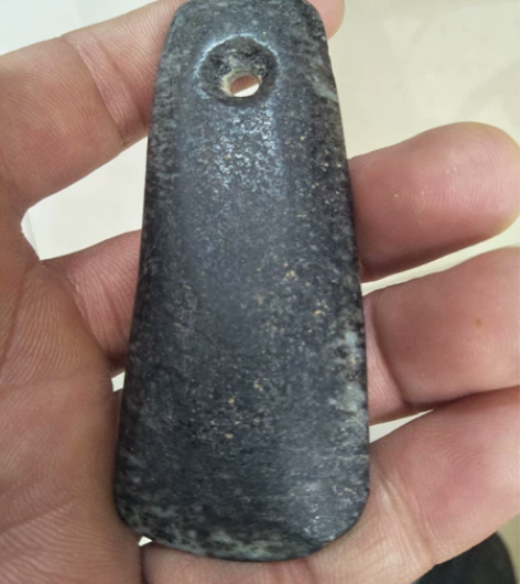 新旧石器时代产物,和田料,完整全品。 感兴...