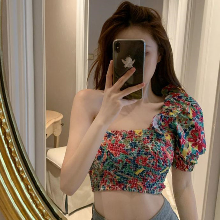 2020夏季法式小众心机露肩荷叶边泡泡袖上...