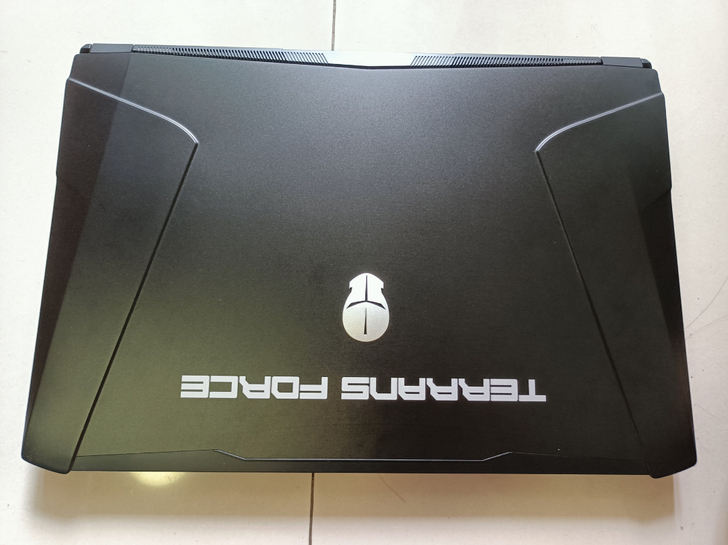 未来人类笔记本电脑 t700x