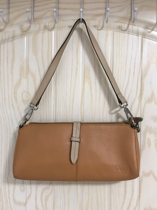 正品专柜购买，cuud腋下女包。款式经典，...