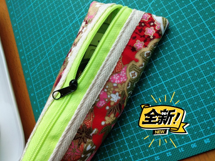 笔袋,彩色笔袋,长19厘米,宽高都是8厘米...