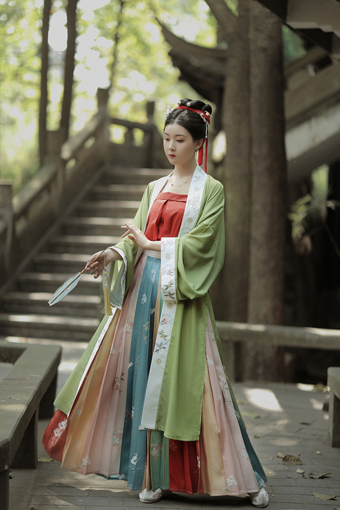 兰若庭 汉服 宋制 百迭  渐变 绣花 此...