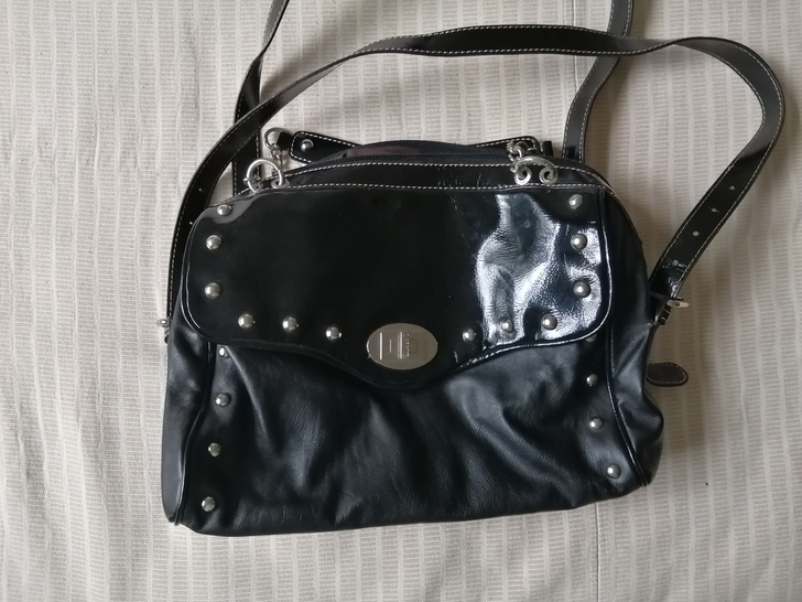 亮闪闪的女包，没用过的，大包，能装全新