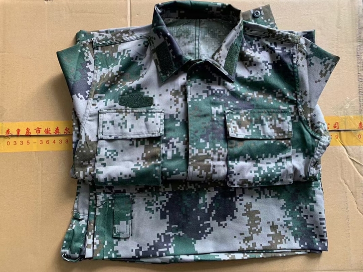 正品，迷彩，二手非全新，大小号都有，包邮