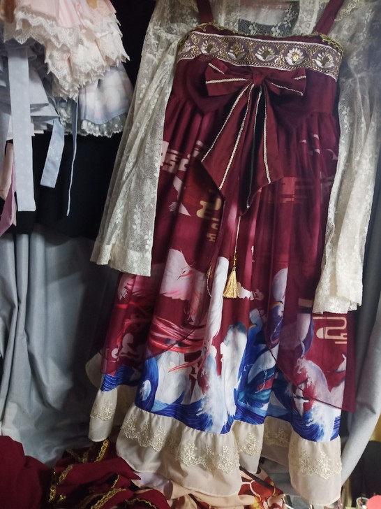 急出,只出,衣柜放不下小裙子了下单可送常服...