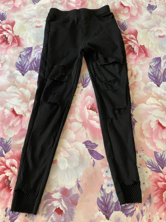 风之羽翼黑色破洞显瘦直筒裤，S码，带弹性，...