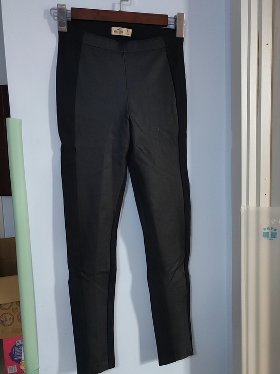 显瘦海鸥Hollister皮面拼接小脚裤s码