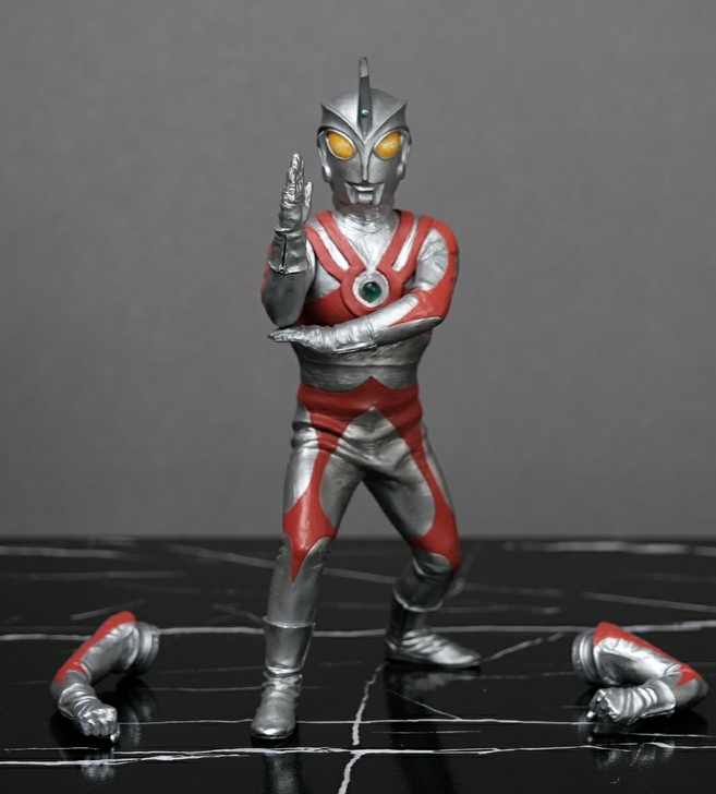 Xplus 艾斯奥特曼 初版光线替换手