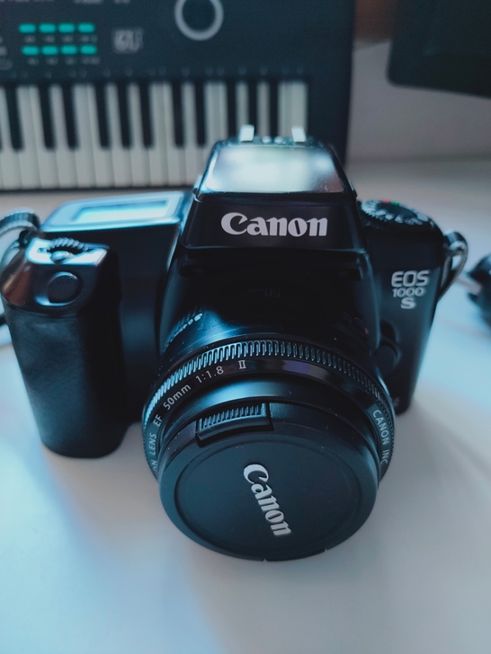 佳能胶片单反相机，EOS6D2接近全新，家...