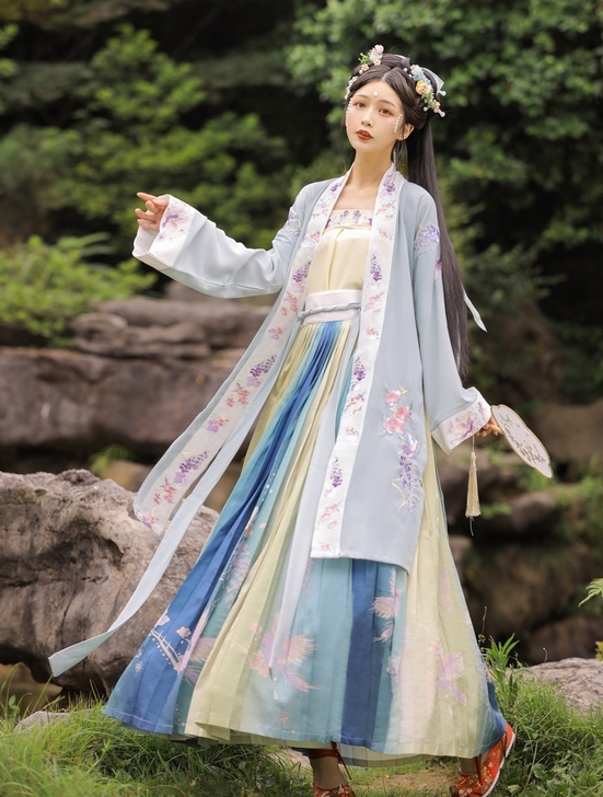 玉术慕青宋制汉服，有吊牌