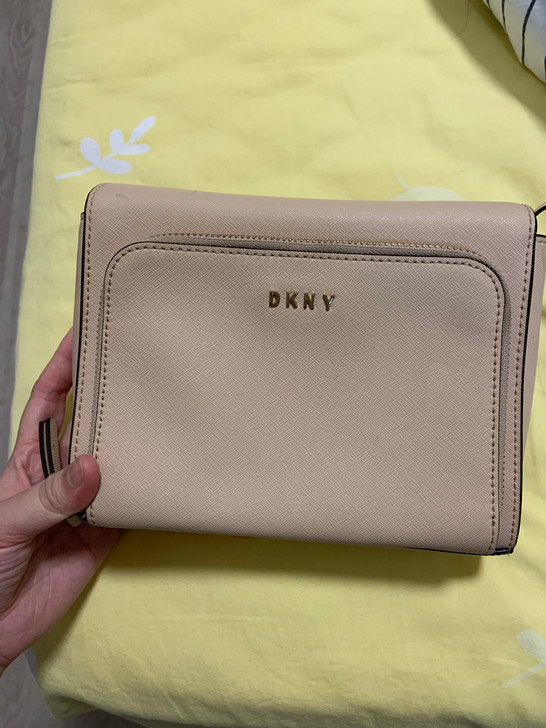 DKNY包包 免税店1700+购入  有使...