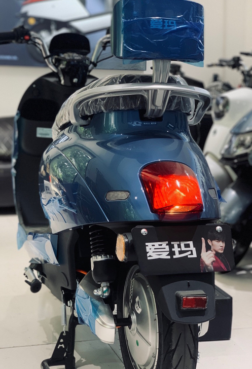 全新爱玛电动车: