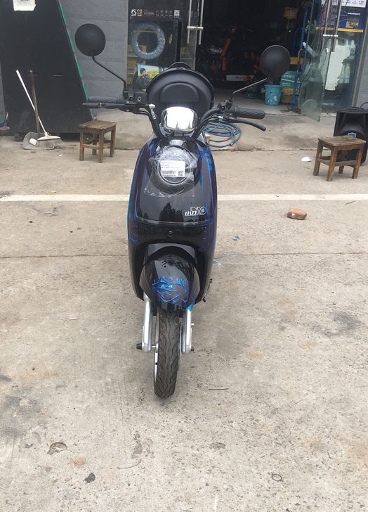 小刀电动车，最后黑色一辆，特价清仓处理