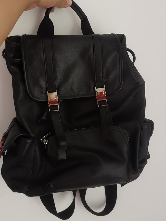 男女通用双肩包，皮草，九成新，低价出售，4...