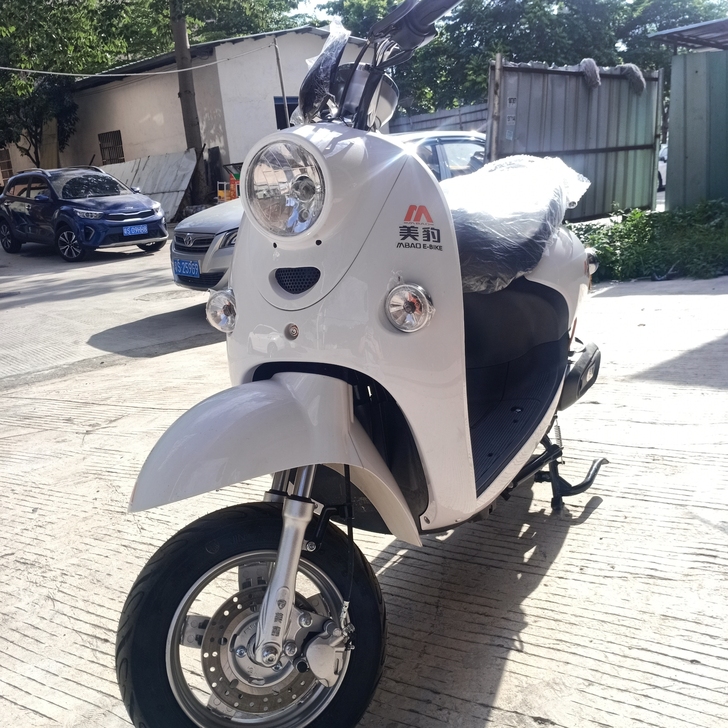 全新电动车