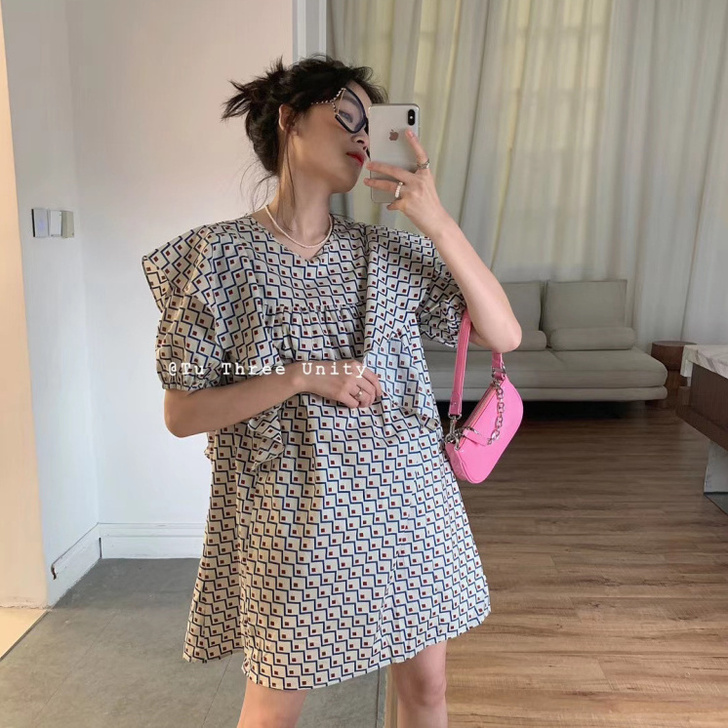 穿一次,下水一次。九成新!