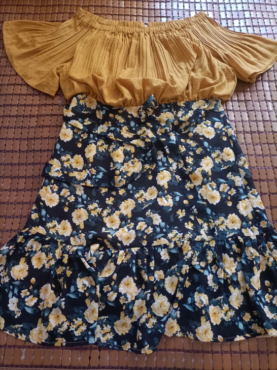 一字肩花色美裙，L码，九新，没有挂丝破损的...