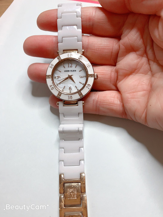 9成新表，瓷表带很流行，白色很百搭我很喜欢...