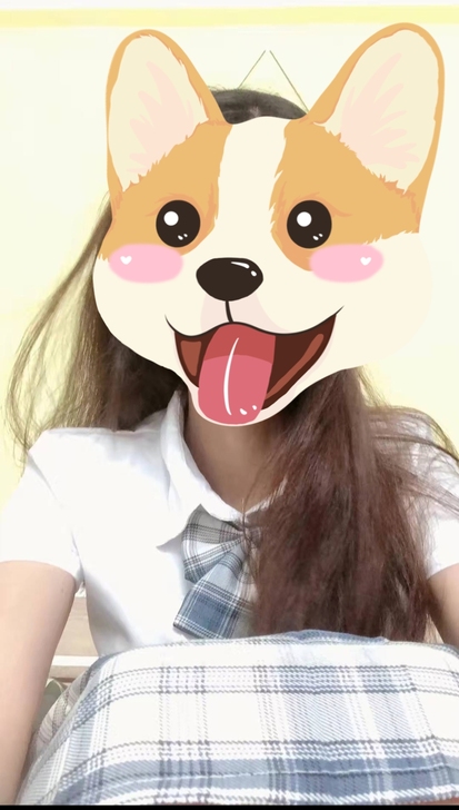 买太多裙子了。