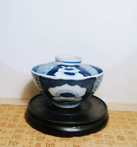 中古瓷昭和时期老青花如意地包天盖杯盖碗，老...