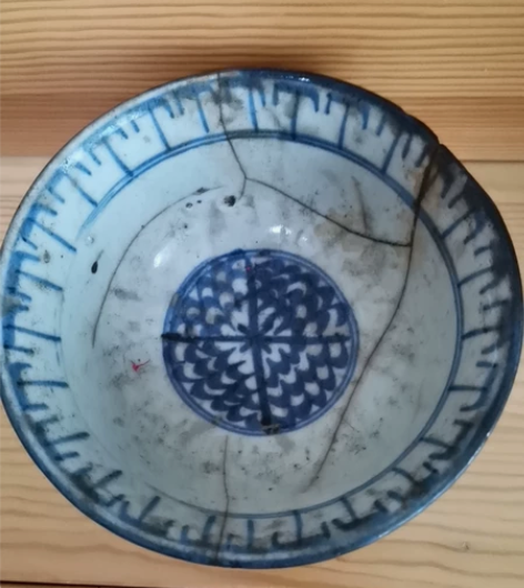 名称：清早期外黄釉里青花碗（残） 尺寸：口...