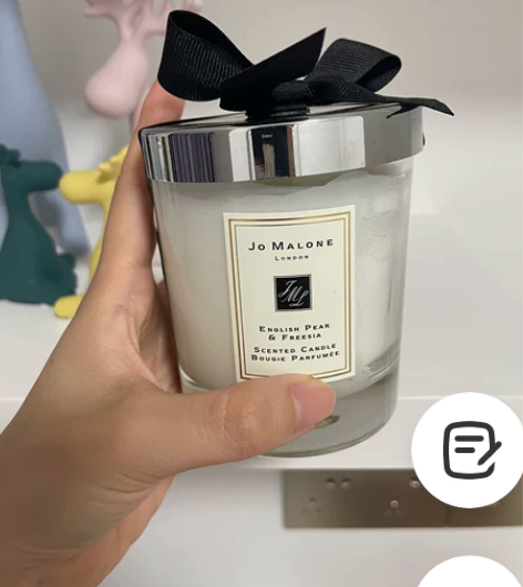 祖玛珑香薰蜡烛,英国梨与小苍兰香,个人还是...