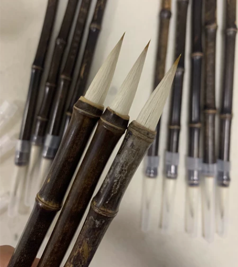 全新紫竹中号毛笔,笔杆有较大瑕疵,亏本处理...