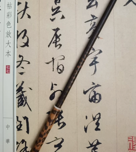 精品湖笔,兼毫 这是一款颜值很高的毛笔 笔...