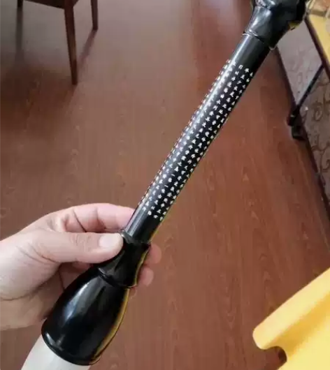 出一支大笔,自用送礼都可以,黑檀木笔杆,羊...