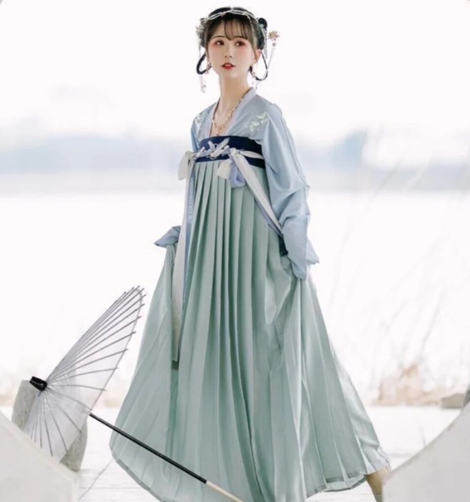 出流烟昔冷的临安