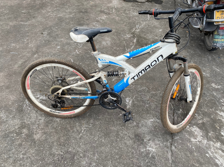 静观自提，闲置粘灰