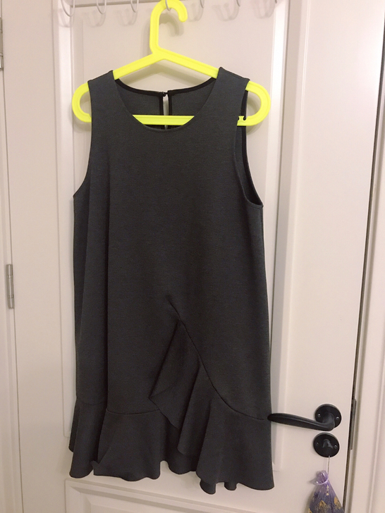 夏装女新款气质无袖连衣裙 裙长：中长款 袖...