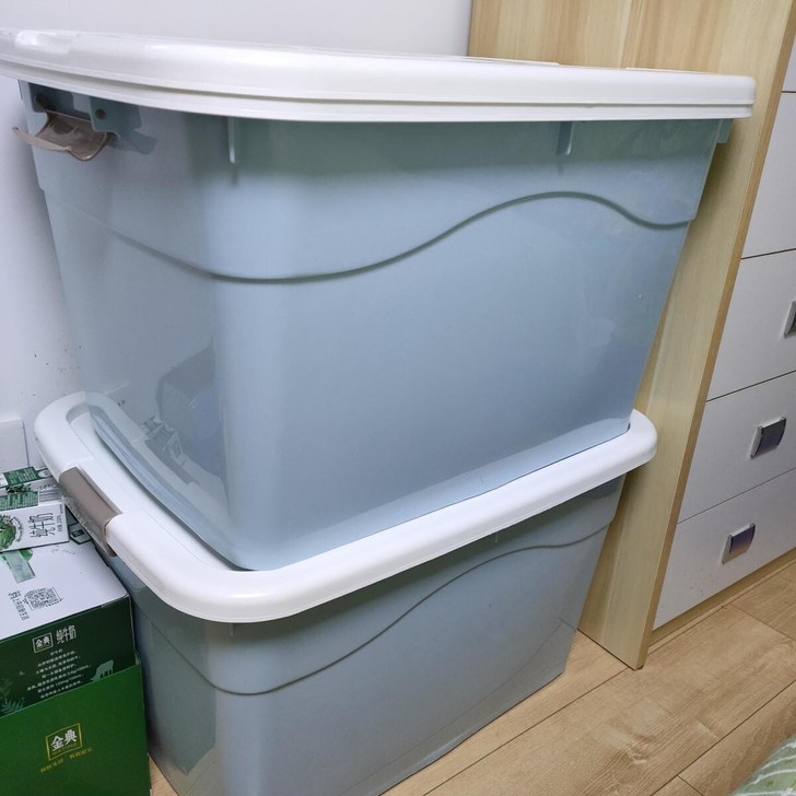全新包邮 搬家剩余2个收纳箱家用衣服玩具储...