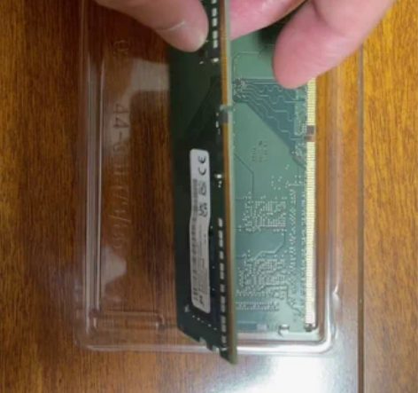 家里新换了台华硕品牌机，自己买了其他品牌3...