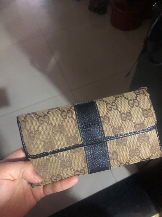 gucci古驰长钱包 用的时间有点久了 就...