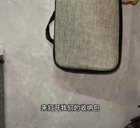 避障航拍无人机 两个电池 全新 跟抖音这个...