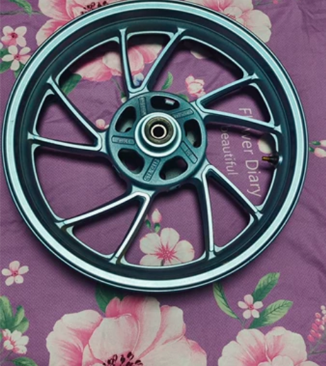 力帆Kp250摩托车前轮鼓,某宝卖四百多,...