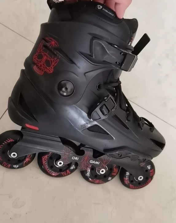 轮滑鞋(全身金属保护)