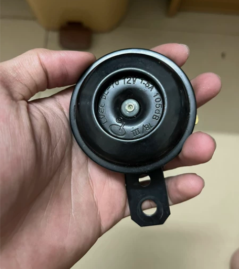 电动车喇叭全新未使用转让 上次买了两个使用...