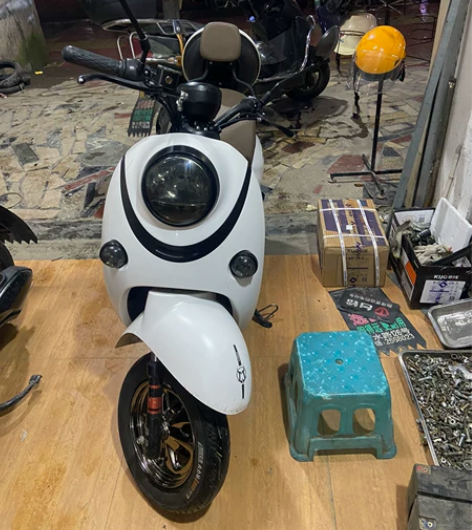 雅迪电动车小龟，5个电瓶，1280需要联系...