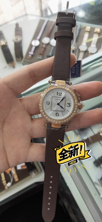 全新未拆封。