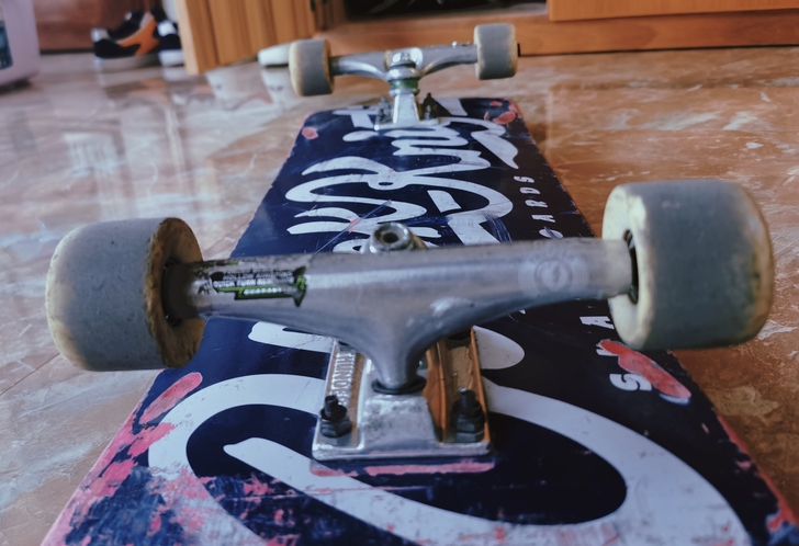 滑板雷桥整板出售，可卖零件