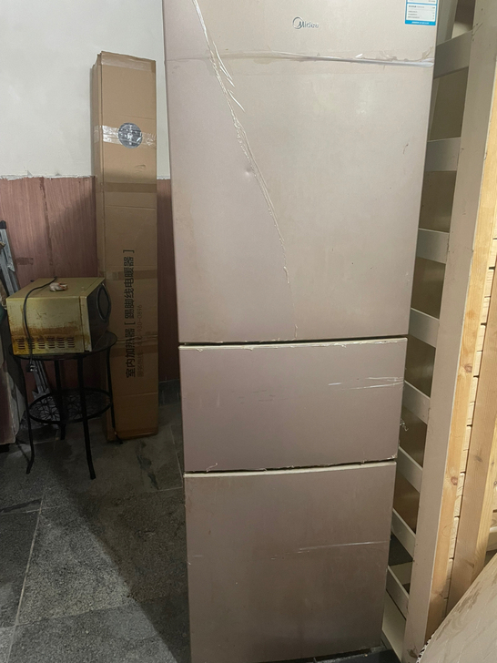 二手美的冰箱，正常使用