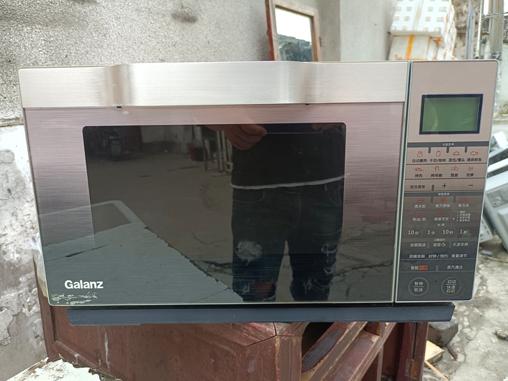特价转让一台格兰仕变频微波炉,九成新,可以...
