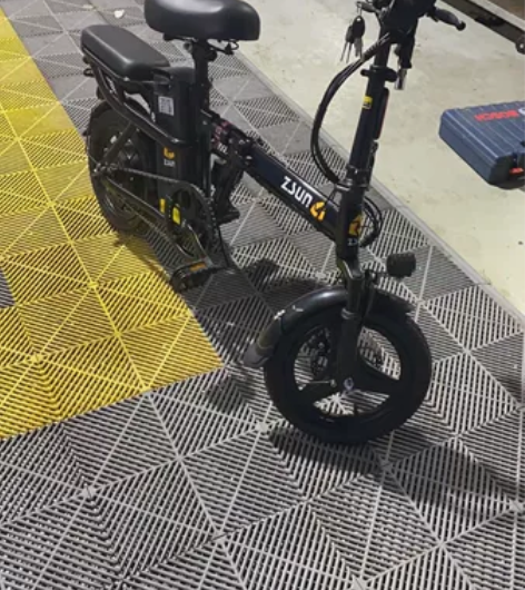 出售一辆折叠电动自行车，48v，续航80k...