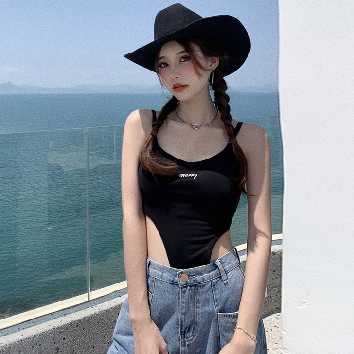 欧美辣妹纯欲风字母小吊带连体背心上衣女设计...