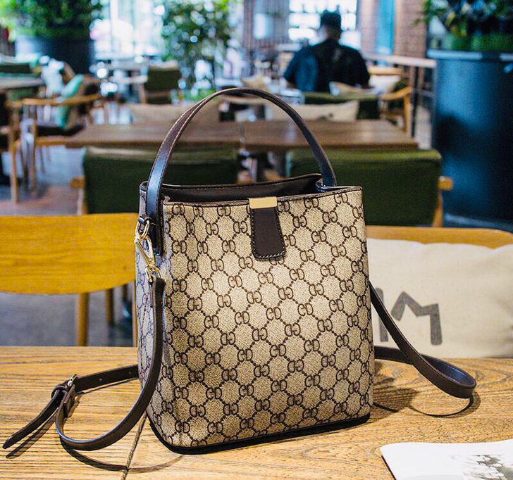 【低价处理】女包单肩斜挎包2021新款时尚...