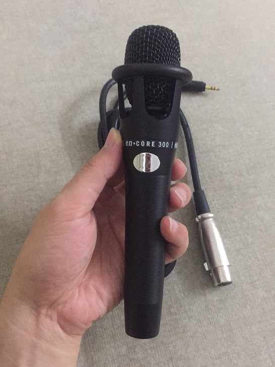 实体店改行清仓,爆款e300直播麦克风手机...